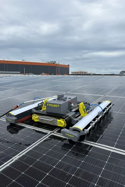 ATA 120 (Güneş Paneli Temizleme Robotu)
